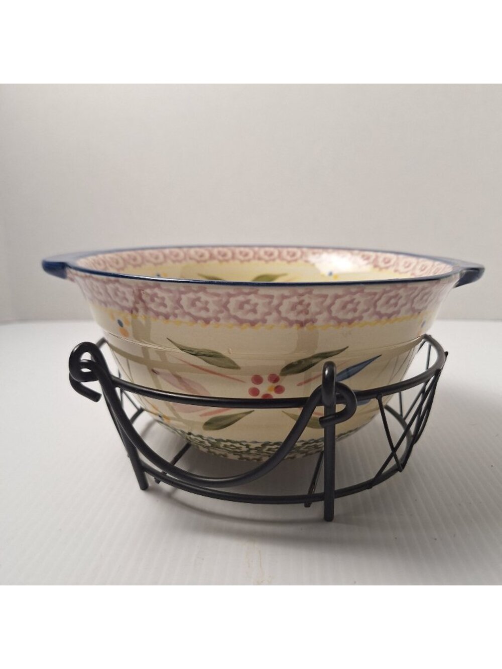 TEMP-TATIONS OLD WORLD 1.5 QUART PRESENTABLE OVENWARE BY TARA METAL STAND/BASKET